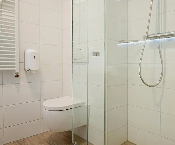 50|50 Belmont 3* Ede